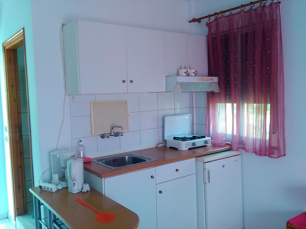Ferienwohnung House Mantesos Kinira Exterior foto