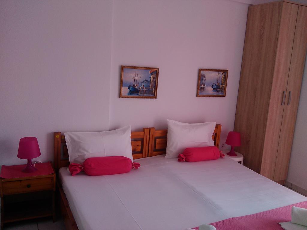 Ferienwohnung House Mantesos Kinira Exterior foto