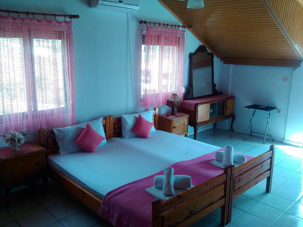 Ferienwohnung House Mantesos Kinira Exterior foto