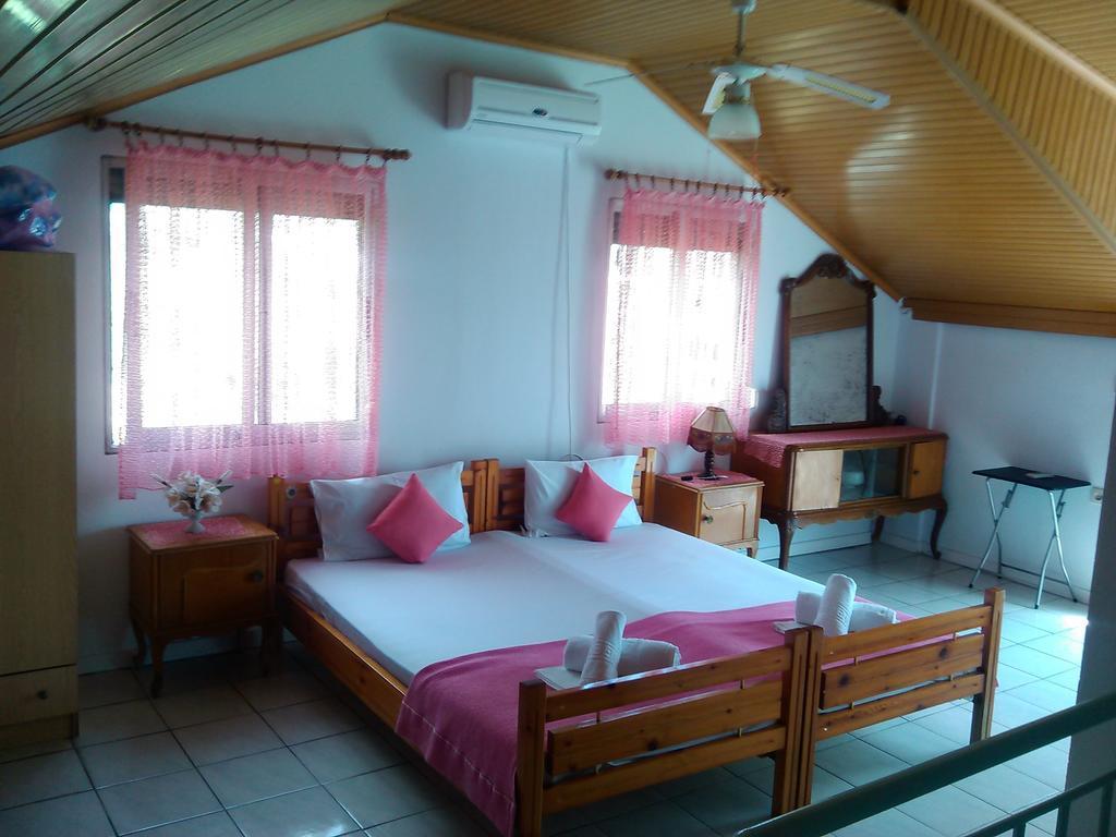 Ferienwohnung House Mantesos Kinira Exterior foto