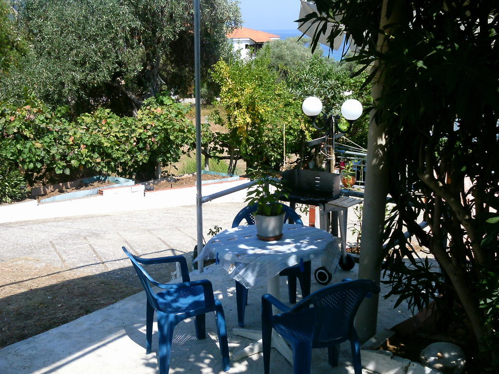 Ferienwohnung House Mantesos Kinira Exterior foto