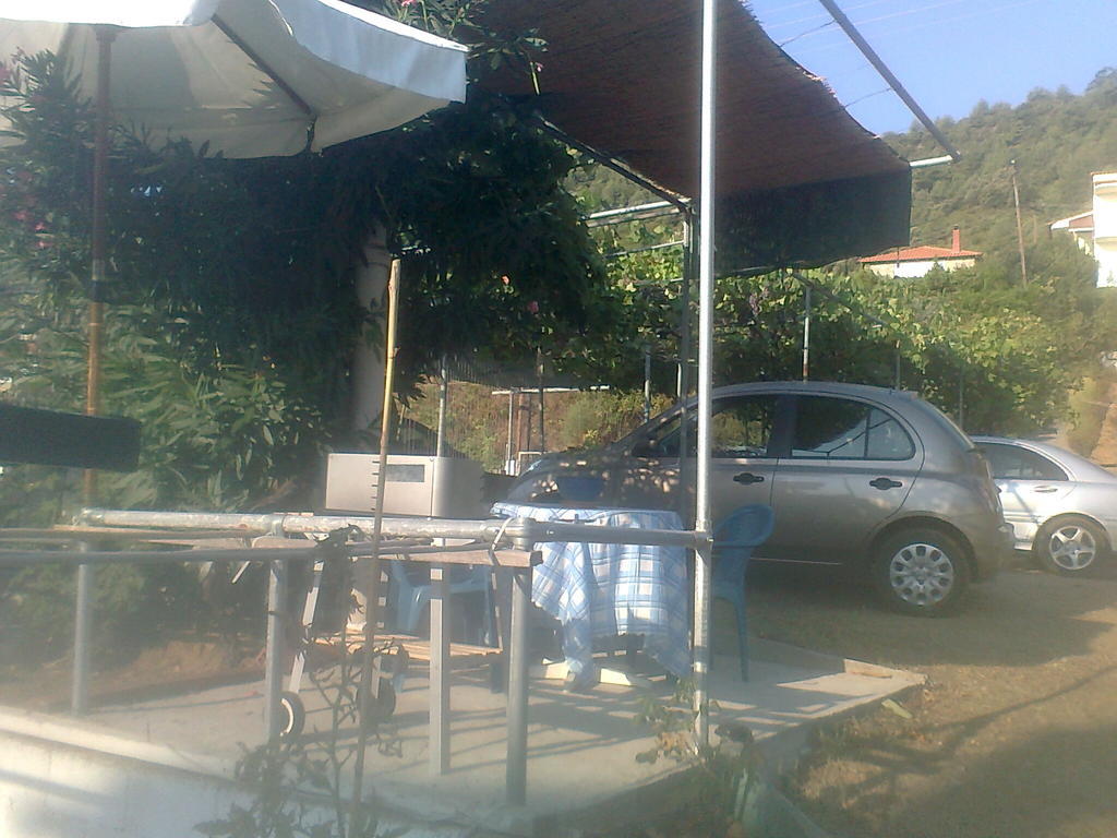Ferienwohnung House Mantesos Kinira Exterior foto
