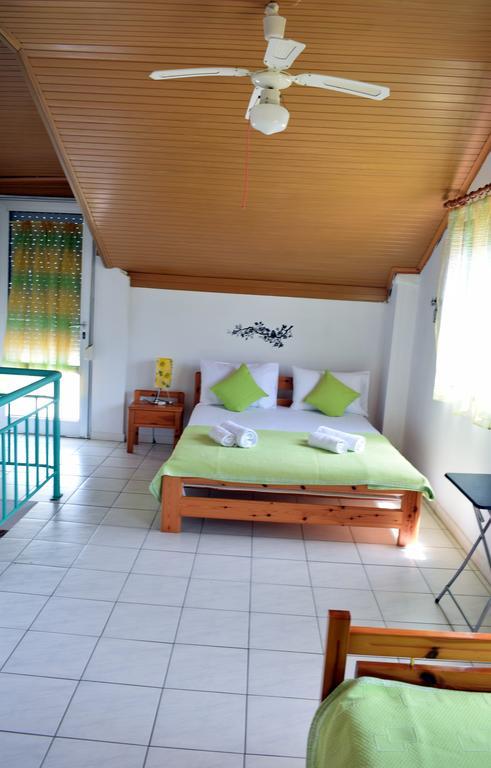 Ferienwohnung House Mantesos Kinira Exterior foto