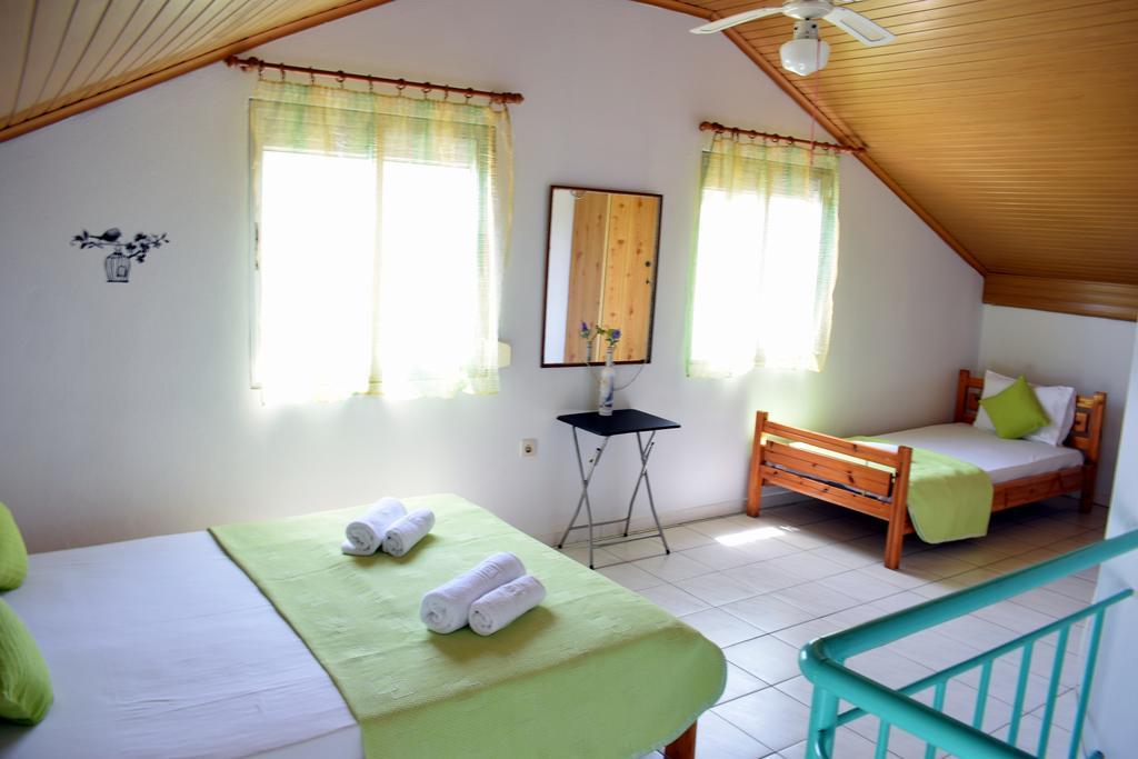 Ferienwohnung House Mantesos Kinira Exterior foto