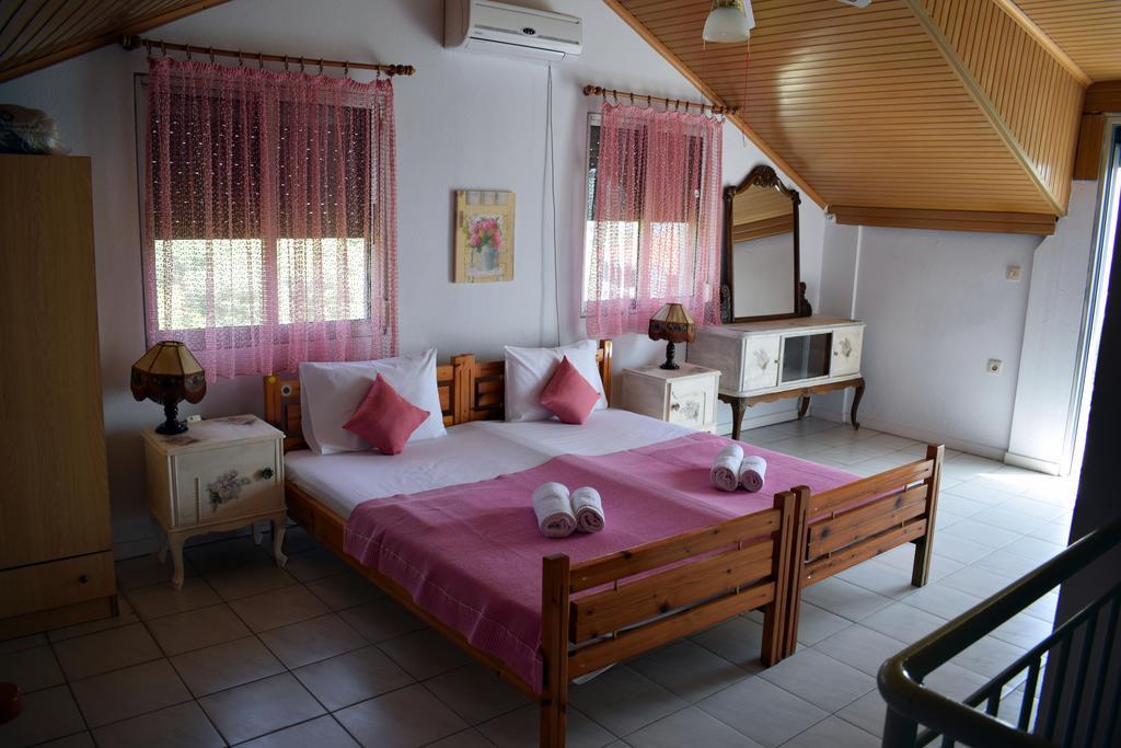 Ferienwohnung House Mantesos Kinira Exterior foto